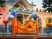 Halloween at Disneyland Paris A banner reading Happy Halloween on the Disneyland Paris train station