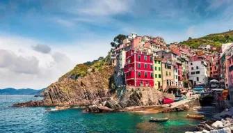 houses-by-sea-edge